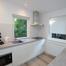 Stilvolle Kueche im Ferienhaus Boodtlaan 7 / Dennenheuvel, De Koog, Texel.