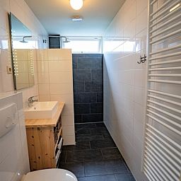 Verblijf 01021073 - Vakantiewoning Texel - Tweepersoons kamer op 1e verdieping - Douche/toilet