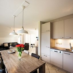Ruime keuken en woonkamer in Villa 1, De Koog, Texel, ideaal voor familieverblijven.