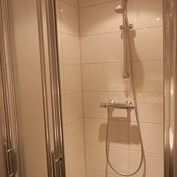 Schoen eingerichtete Toilette im Ferienhaus 2, De Koog, Texel fuer einen angenehmen Aufenthalt auf den Watteninseln.