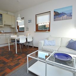 Open keuken en eetruimte in vakantiehuis Orchismient 18 klein, Texel.