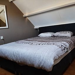 Comfortable double bedroom in De Molen, vacation home in Den Burg, Texel.