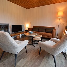 Stilvolle Einrichtung des Ferienhauses de Parel 234 in De Dennen, Texel mit modernen Moebeln.