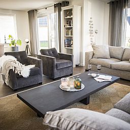 Helle und geraeumige Wohnraeume in der Villa am Meer, Bungalowpark 't Hoogelandt, Texel. Perfekt zum Entspannen in De Dennen.