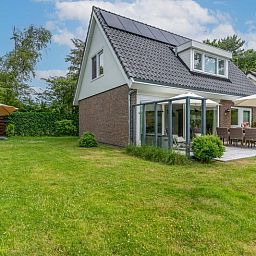 Geniessen Sie die gruene Umgebung im Landhuis Tempelierweg 23, Ferienhaus in De Dennen, Texel auf den Watteninseln.