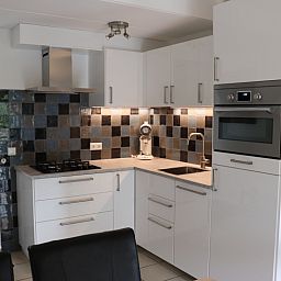 Modern kitchen in Holiday home Gortersmient 290, De Dennen, Texel.