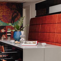 Gezellige zithoek in Designhotel Maastricht, vakantieappartement in Zuid Limburg.