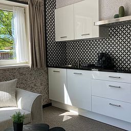 Moderne keuken in Huisje in Oosterend, vakantiehuis op Terschelling, Waddeneilanden.