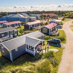 Luchtfoto van DUINCHALET 4 vakantiehuis in Hollum, Ameland, omringd door prachtige natuur.