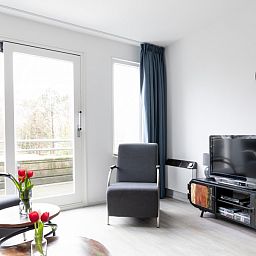 Lichtdurchflutete Sitzecke mit Aussicht in Amelander Kaap 126, Wohnung in Hollum, Ameland.