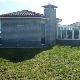 Fairway-Bungalow in der grnen Umgebung von Hollum, Ameland, bietet Ruhe und Privatsphre auf den Watteninseln.