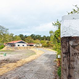 Surroundings of Nesserduinen 42D, vacation home in Nes, Ameland, surrounded by nature and tranquility.