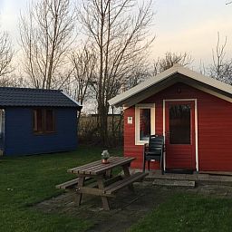 Gemuetliches Ferienhaus in Workum, am IJsselmeer gelegen, mit einladender Terrasse und ruhiger Naturumgebung.
