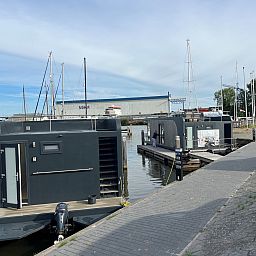 Unterkunft 060717 - Ferienhaus IJsselmeer - Houseboats Lemmer | Luxe overnachten op het water in