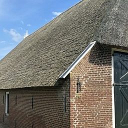 Guest house 130307 - Holiday property Bergumermeer - Huisje in Sumar