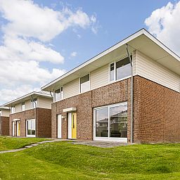 Guest house 1605196 - Bungalow Lauwersmeer - Esonstad | 4-persoons woning - Waterwoning | 4L2