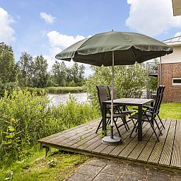 Guest house 1605196 - Bungalow Lauwersmeer - Esonstad | 4-persoons woning - Waterwoning | 4L2