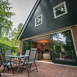 Verblijf 170133 - Vakantiewoning Midden Drenthe - Luxe boshuis in hartje Drenthe
