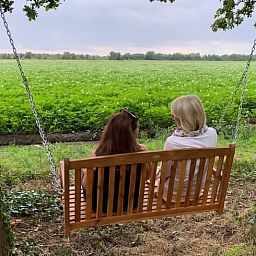Enjoy serene countryside views from Cottage in Papenvoort, a vacation home in Midden Drenthe, Drenthe.