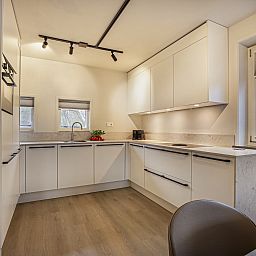 Verblijf 1732109 - Bungalow Midden Drenthe - Hof van Saksen | 10-persoons Wellness Lake view boerderij | 