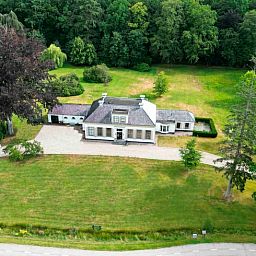 Luchtfoto van Vakantiehuis in Veenhuizen, prachtig gelegen in het groene Drenthe.