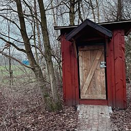 Traditional wooden outbuilding at Cottage in Drouwenerveen, vacation accommodation in North Drenthe, Drenthe.