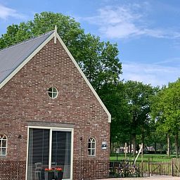 Charmant vakantiehuis in Frederiksoord, Zuidwest Drenthe met een landelijke uitstraling en groene omgeving.