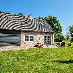 Ferienhaus in Oude Willem mit sonniger Terrasse und gruenem Garten, gelegen im schoenen Suedwest-Drenthe.