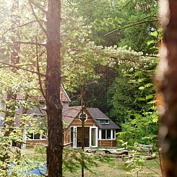 Zicht op Huisje in Oude Willem, een charmant vakantiehuis verscholen in de natuur van Zuidwest Drenthe.