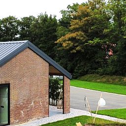 Ferienhaus in Kraggenburg, attraktives Ferienhaus in Ost-Flevoland mit moderner Architektur und gruener Umgebung.