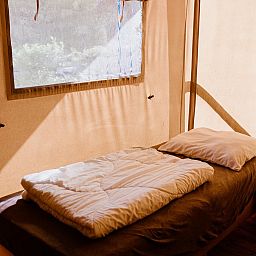 Verblijf 210639 • Tenthuis Oostelijk Flevoland • Comfortabele glamping tent  • 9 van 10