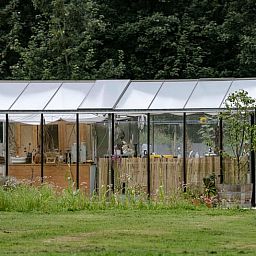 Vacation home in Zeewolde, a unique vacation home in Southern Flevoland with a glass conservatory surrounded by natural surroundings.