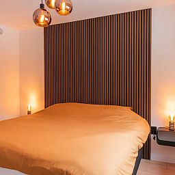 Moderne keuken in vakantiehuis FR564, Appelscha, Friese bossen, met uitzicht op de natuur, ideaal voor een ontspannen verblijf in Friesland.