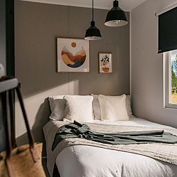 Guest house 230395 - Fixed travel trailer Friese bossen - Mobil home de Honingbij