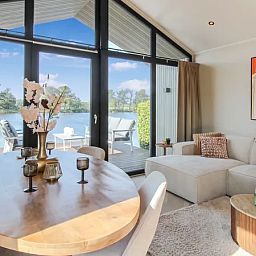 Guest house 260123 - Bungalow Het Friese platteland - 4-6 persoons wellness lodge | 4-6B2