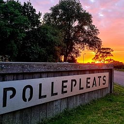 Prachtige zonsondergang bij Vakantiehuisje in Westhem, gelegen in het Friese platteland, Friesland.