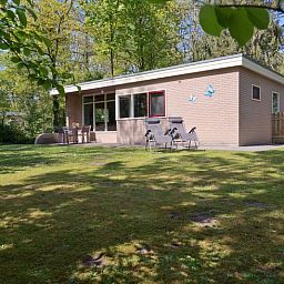 Terras van Vakantiehuisje in Winterswijk, perfect voor ontspannen in de Achterhoek.