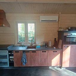 Modern kitchen in Cottage in Lochem, ideal for cooking in the Achterhoek.