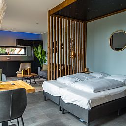 Stijlvolle binnenruimte van Chalet in Lochem met moderne keuken, gelegen in de Achterhoek.