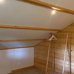 Gezellige zolderkamer in Vakantiehuis in Lochem, gelegen in de prachtige Achterhoek, Gelderland. Perfect voor een ontspannen verblijf.