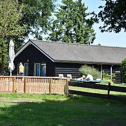 Child-friendly playground at DG127C vacation home in Vorden, Achterhoek.
