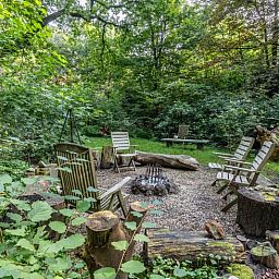 Gezellig terras bij Vakantiehuis in Neede, ideaal voor ontspanning in de Achterhoekse natuur.