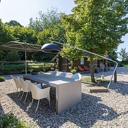Geniessen Sie den ruhigen Aussenbereich des Ferienhauses in Zeddam, das im schoenen Achterhoek in Gelderland liegt.