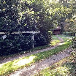 Zufahrt zum Cottage in Winterswijk Brinkheurne, Ferienhaus inmitten der Natur in Achterhoek, Gelderland.