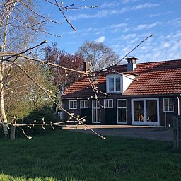 Cottage in Almen, Ferienhaus in Achterhoek, Gelderland. Laendlicher Charme mit grossen Fenstern und einer grossen Terrasse.