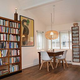 Gezellige eetkamer in Huisje in Varssel - Hengelo Gld, vakantiehuis in de Achterhoek, Gelderland.