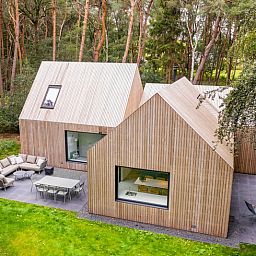 Modernes Ferienhaus in Tonden, Gelderland, mit grosser Terrasse und Garten.