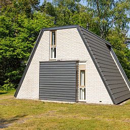 Vrijstaande woning in Hoenderloo op de Veluwe, een charmant vakantiehuis omgeven door natuur in Gelderland.