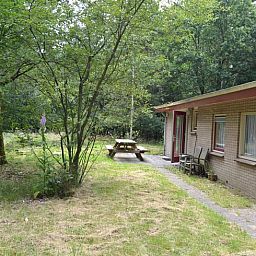 Rustic vacation home in Elspeet, Veluwe with terrace and surrounding nature, ideal for a relaxing stay in Gelderland.