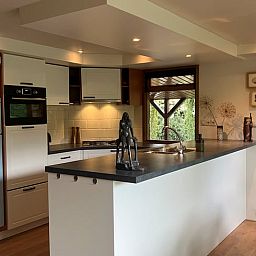 Modern kitchen in Cottage in Lunteren, vacation home in the Veluwe, fully equipped.